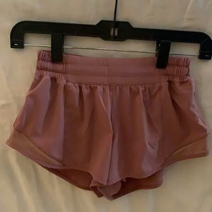 Mauve Hotty Hot Low Rise Shorts - LuluLemon